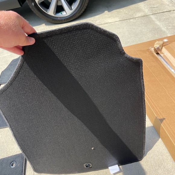 Honda pilot 2023 carpet floor Matts - Picture 5 of 6